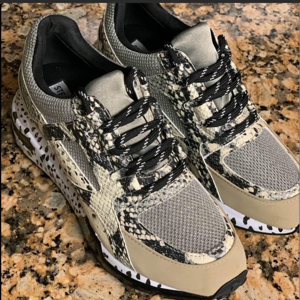 Steve Madden Sneakers NWT